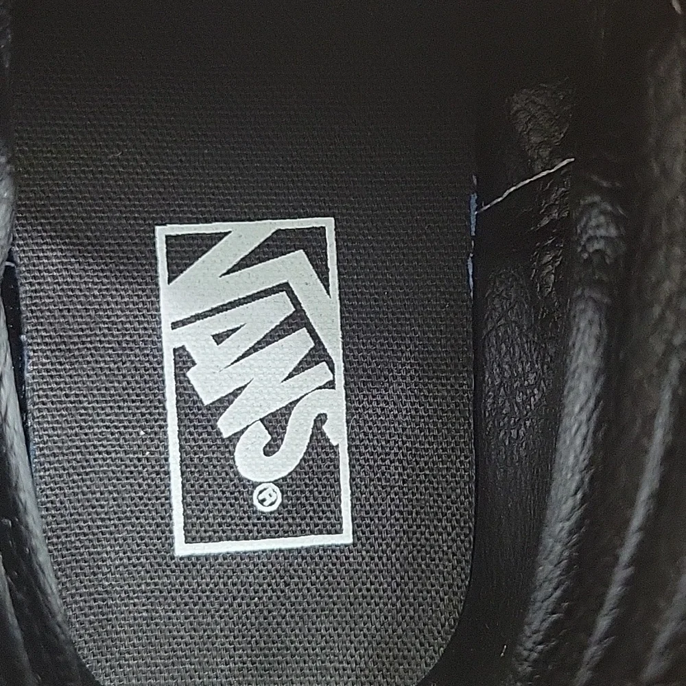 Van's SK8-Hi Flame in the box no lid authentic uper textile and leather.